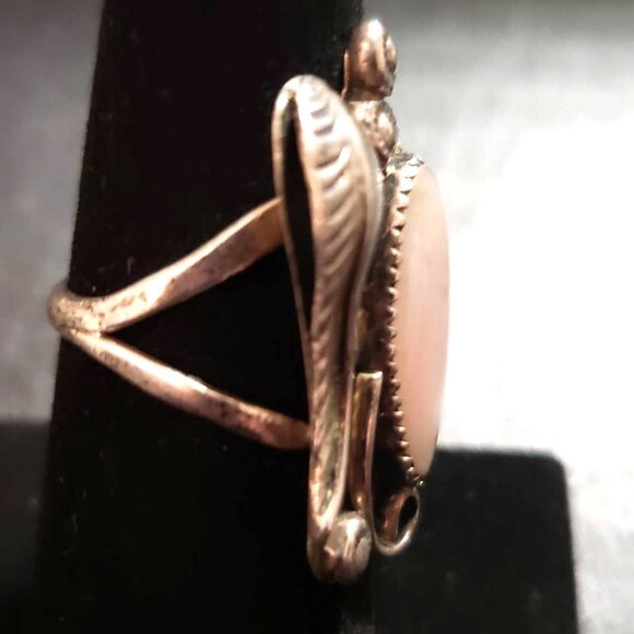 Navajo Mother of Pearl Ring s6.75   (NAR 1437) - Picture 2 of 7